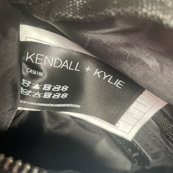 Kendall and Kylie Fanny Pack Belt Bag light blue - Picture 3 of 7